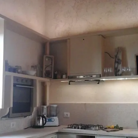 The Straw House Hotel