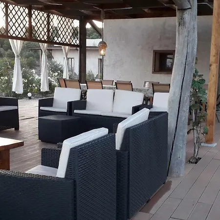 Hotel The Straw House 2*