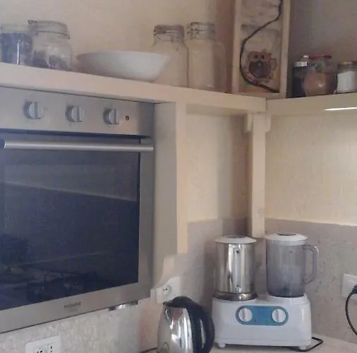 酒店 The Straw House