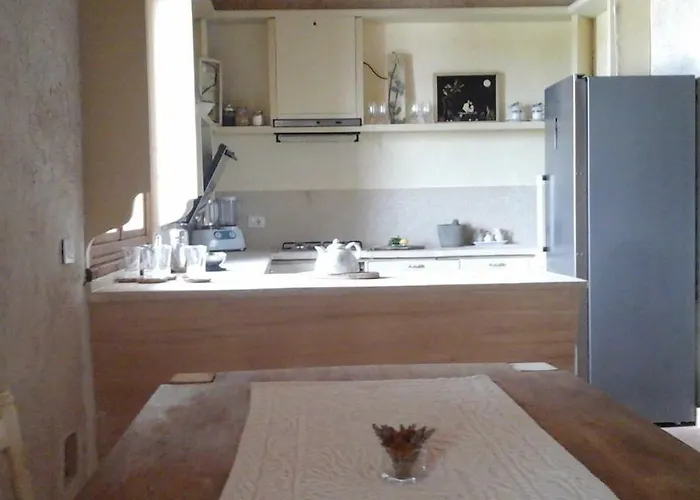 The Straw House 2* 阿尔盖罗