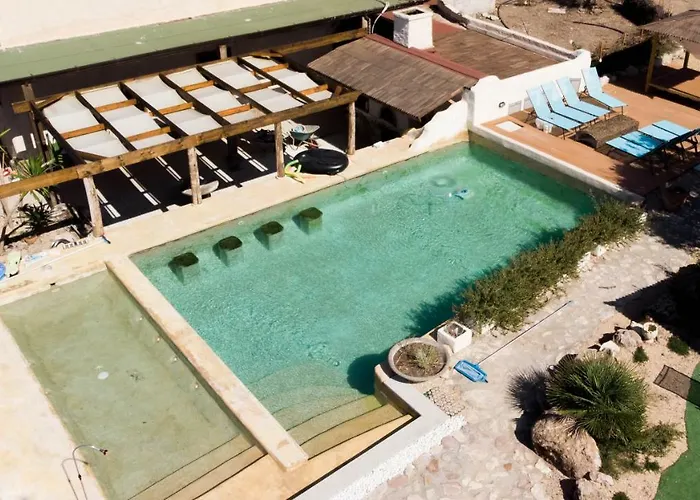 The Straw House 酒店 2*