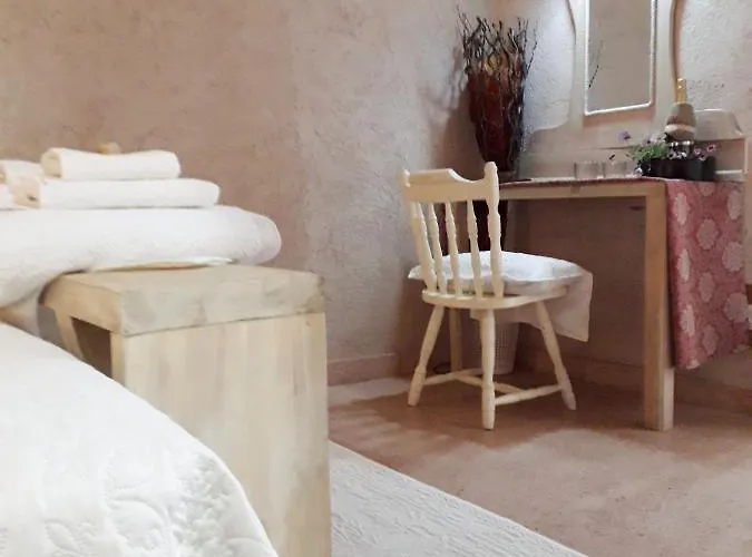 The Straw House 2* 阿尔盖罗