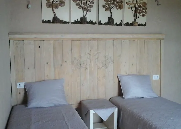 The Straw House Otel